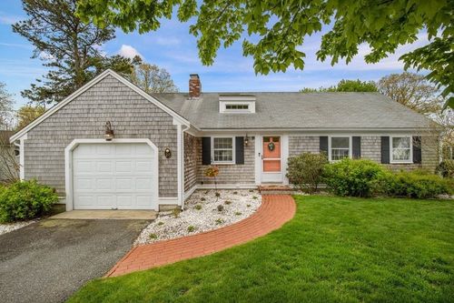 27 Porter Ln, West Dennis, MA, 02670-2318 | Card Image