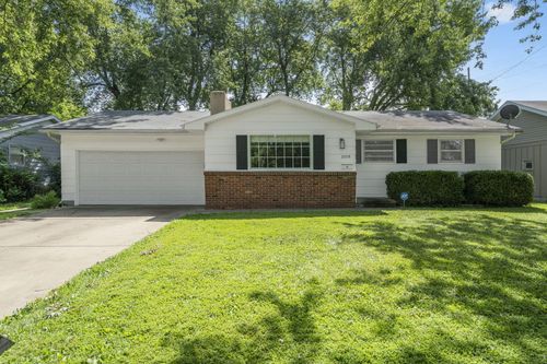 2558 S Nettleton Ave, Springfield, MO, 65807-3367 | Card Image