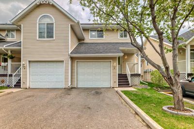 5 - 567 Edmonton Trail Ne, Home with 2 bedrooms, 1 bathrooms and 2 parking in Airdrie AB | Image 1