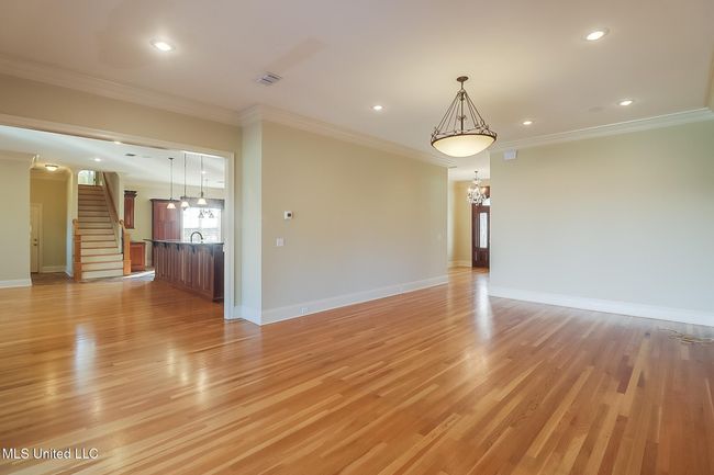 Formal living room | Image 14