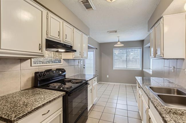 Kitchen | Image 4
