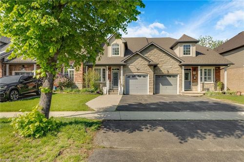 4049 Medland Drive, Burlington, ON, L7M4W7 | Card Image