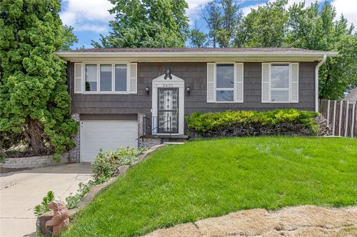 3401 Ardsley Ln Sw, Cedar Rapids, IA, 52404-3817 | Card Image