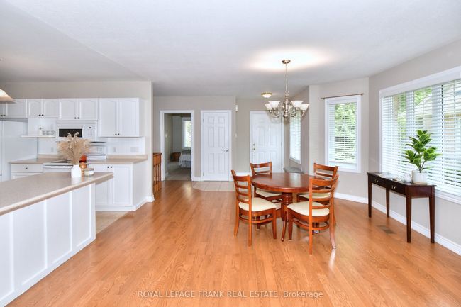 7 Village Cres, Condo with 3 bedrooms, 3 bathrooms and 1 parking in Peterborough ON | Image 6