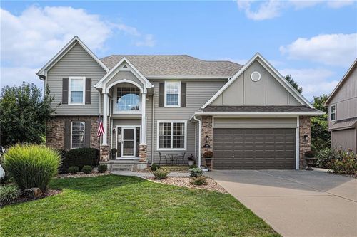 705 Rock Creek Dr, Lansing, KS, 66043-6273 | Card Image