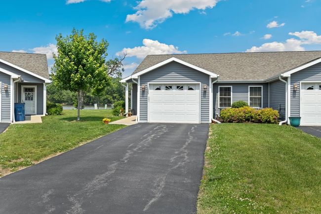 1523 Eadens Pl, Condo with 2 bedrooms, 1 bathrooms and null parking in Dixon IL | Image 20