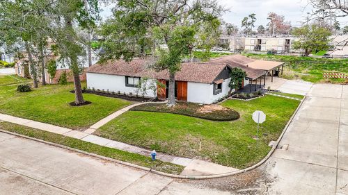 6002 Greenmont Dr, Houston, TX, 77092-2332 | Card Image