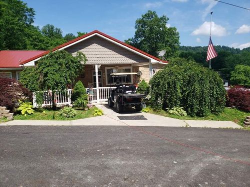 1233 13th St, West Portsmouth, OH, 45663-5829 | Card Image