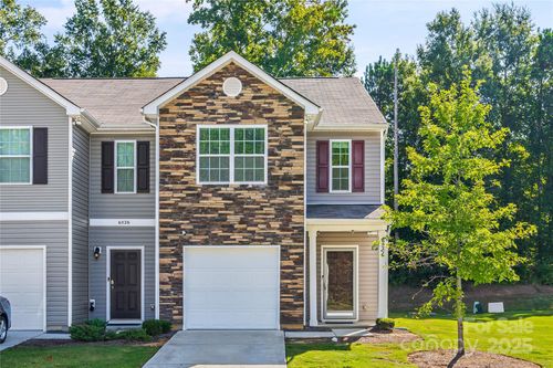 6022 Guildford Hill Ln, Charlotte, NC, 28215-1799 | Card Image