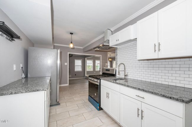 10-web-or-mls-208 S Andrews (5 of 37) | Image 10
