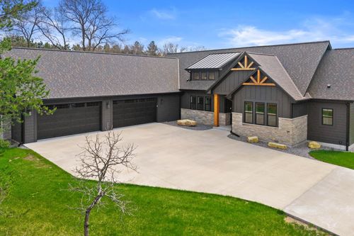 375 Pinehurst Dr, Nekoosa, WI, 54457-8074 | Card Image