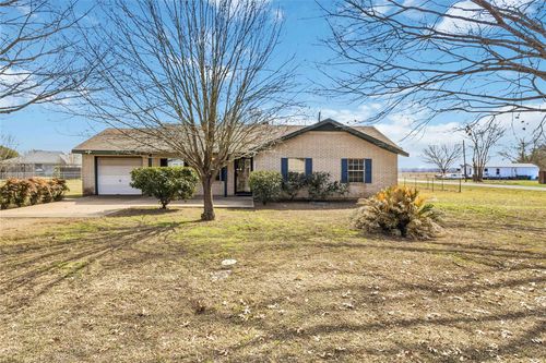 405 Lynch St, Smithville, TX, 78957-2515 | Card Image