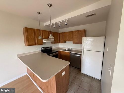apt-3-6109 Ridge Ave, PHILADELPHIA, PA, 19128-1652 | Card Image