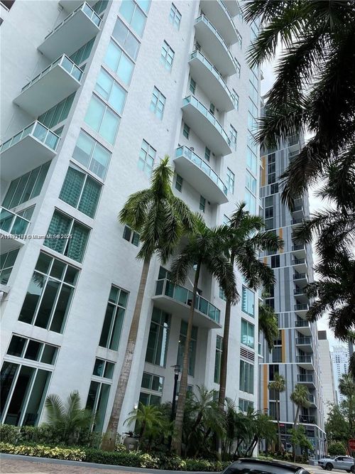 apt-717-41 Se 5th St, Miami, FL, 33131-2537 | Card Image