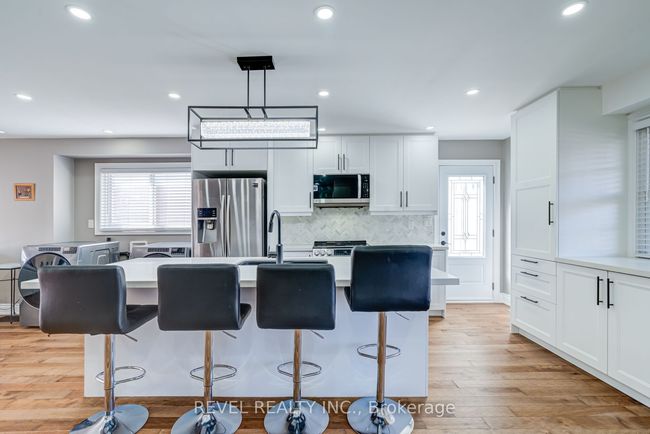 524 Fergo Ave, House attached with 4 bedrooms, 3 bathrooms and 2 parking in Mississauga ON | Image 6