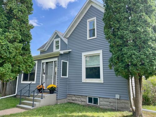 422 12th Ave W, MENOMONIE, WI, 54751-2435 | Card Image