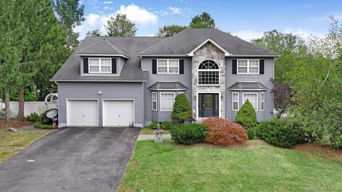 1010 Pine Vw, New Windsor, NY, 12553-4902 | Card Image