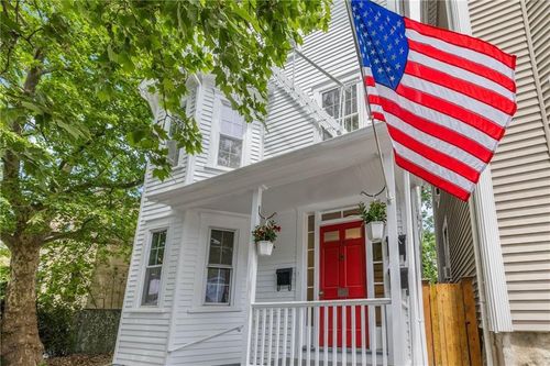 unit-3-28 Young St, Newport, RI, 02840-8208 | Card Image