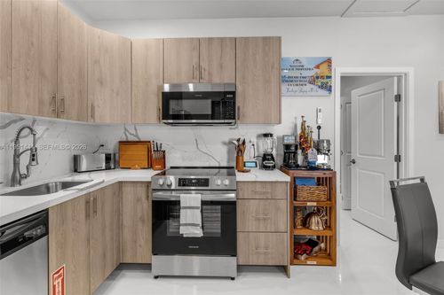 1430-1430 Ne 11th St, Homestead, FL, 33033-4518 | Card Image