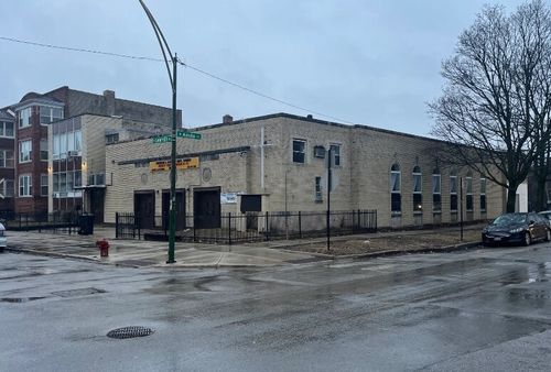 4854 N Sawyer Ave, Chicago, IL, 60625-5211 | Card Image