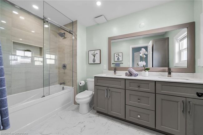 11 Sundial Cres, House other with 5 bedrooms, 3 bathrooms and 6 parking in Dundas ON | Image 26
