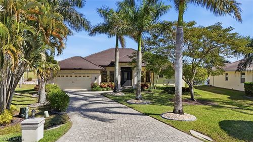 18024 Bluewater Dr, NAPLES, FL, 34114-8951 | Card Image