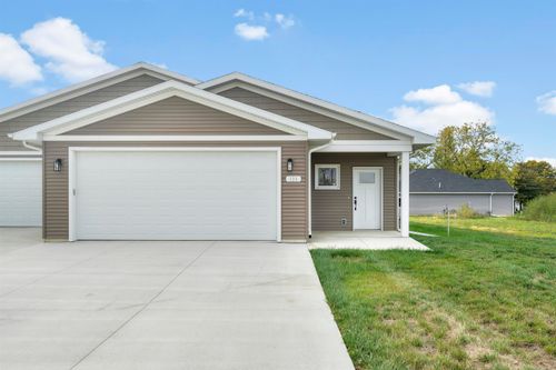 126 Bergen Dr, Waterloo, IA, 50701-5655 | Card Image