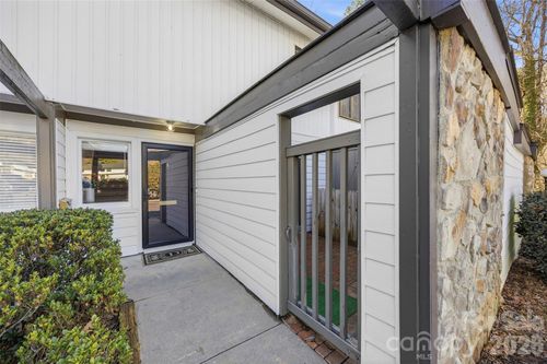 3617 Maple Glenn Ln, Charlotte, NC, 28226-4824 | Card Image