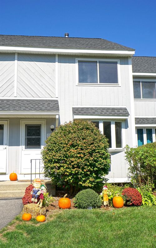 1306 Goffstown Rd, Manchester, NH, 03102-2355 | Card Image