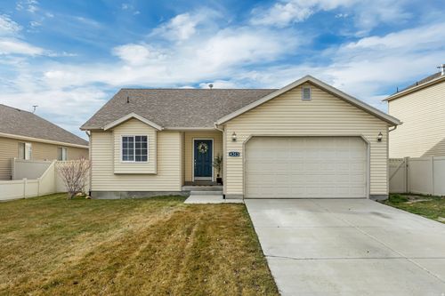 4313 Saddle Horn Dr, Eagle Mountain, UT, 84005-6002 | Card Image