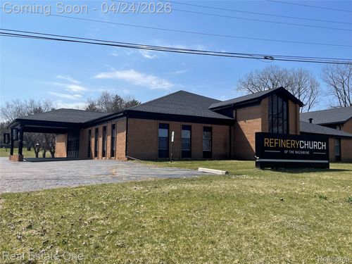 2300 S Ortonville Rd, Ortonville, MI, 48462-8643 | Card Image