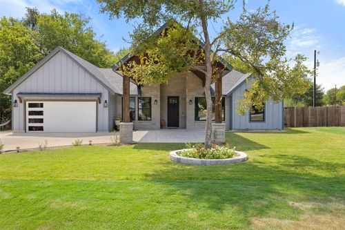 105 Laumaia Ln, Bastrop, TX, 78602-5901 | Card Image