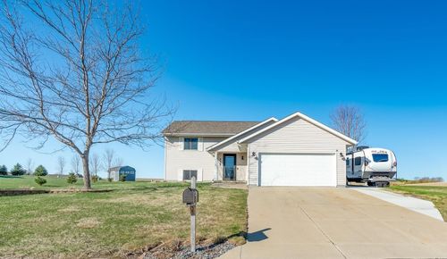 315 Loraine Dr, Lake Crystal, MN, 56055-4584 | Card Image