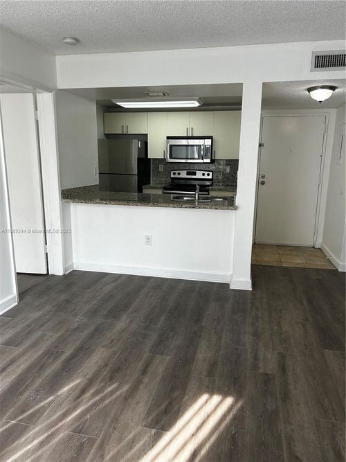 apt-f401-6955 Nw 186th St, Hialeah, FL, 33015-3447 | Card Image