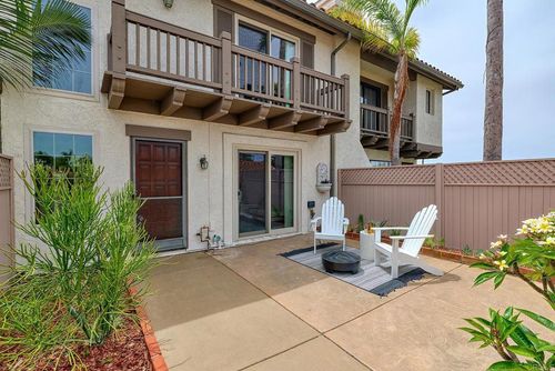 6926 Peach Tree Rd., Carlsbad, CA, 92011 | Card Image