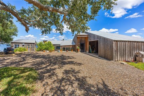 100 Bluff Cir, Sandia, TX, 78383-4094 | Card Image