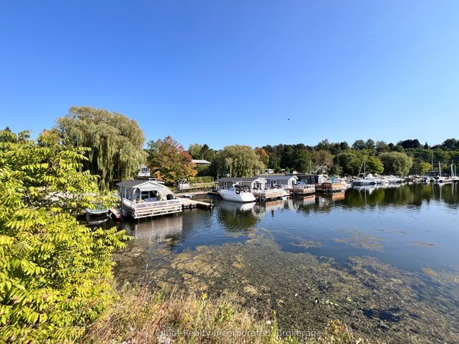 100 N Harbour Rd W, Home with 2 bedrooms, 1 bathrooms and 1 parking in Goderich ON | Image 4