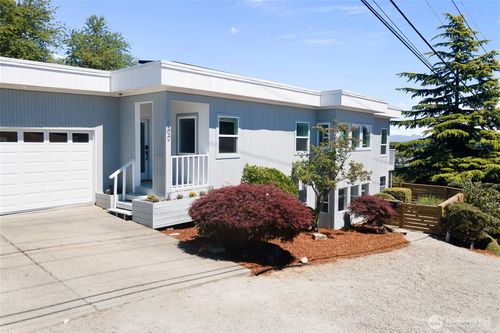 600 Sw Cloverdale St, Seattle, WA, 98106-2557 | Card Image