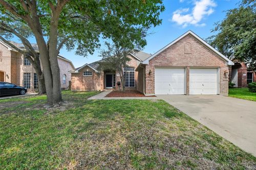 8216 Mount Shasta Cir, Fort Worth, TX, 76137-5313 | Card Image