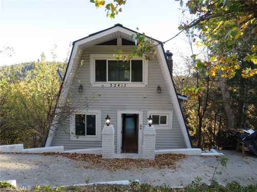 32415 Scandia Dr, Running Springs, CA, 92382-7518 | Card Image