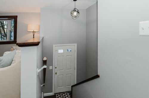 81 Theophile St, Manchester, NH, 03102-3345 | Card Image