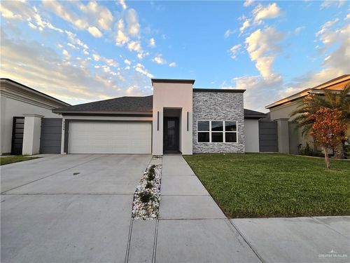 2209 E 8th St, Mission, TX, 78572-9129 | Card Image