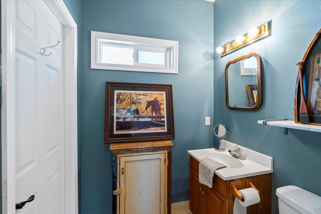 Cottage bathroom. | Image 89