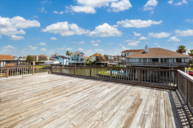 1815 Tiki Dr, House other with 3 bedrooms, 3 bathrooms and 3 parking in Tiki Island TX | Image 23