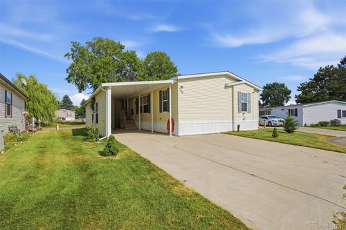 150 Whippoorwill Ln, Rochester Hills, MI, 48309-3488 | Card Image