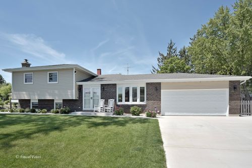 2901 Gregg Dr, McHenry, IL, 60050-8320 | Card Image