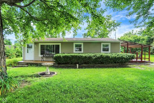 217 W Burnside Ave, Fairland, IN, 46126-9426 | Card Image