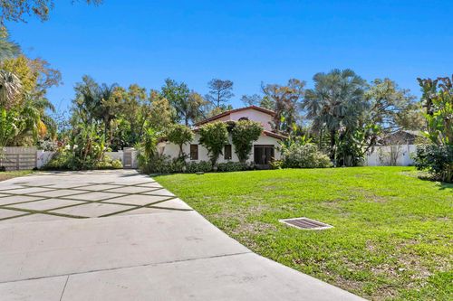 7915 Flowerfield Dr, TAMPA, FL, 33615-2123 | Card Image