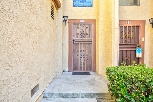 32-555 S Azusa, Azusa, CA, 91702 | Card Image