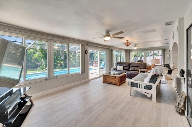 6530 Manila Palm Way, House other with 4 bedrooms, 2 bathrooms and null parking in APOLLO BEACH FL | Image 31